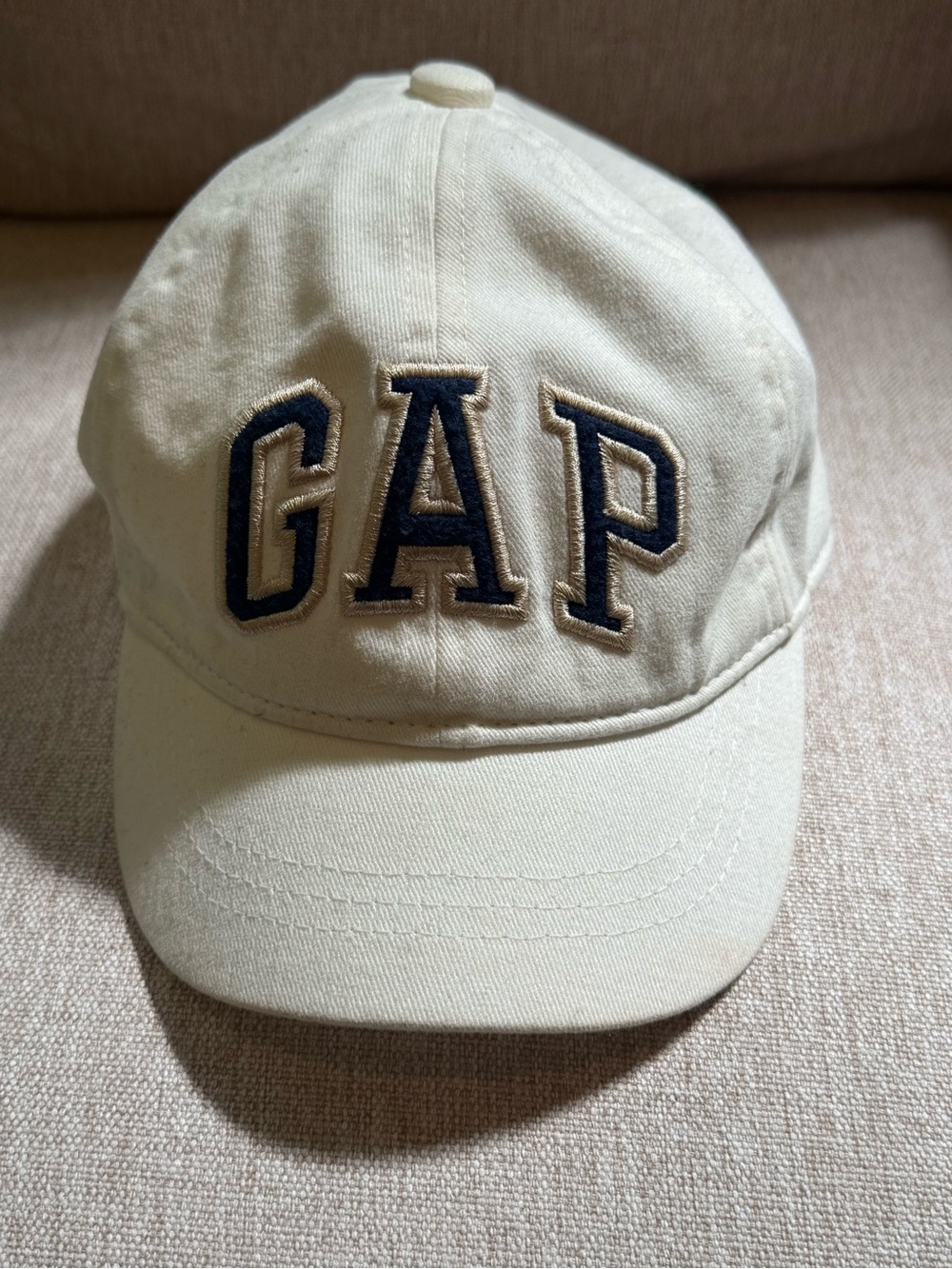 GAP Baby XS/S Toddler Cream/White Baseball Hat with Navy and Tan Lettering